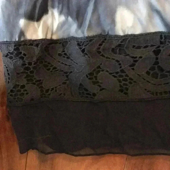 Chico’s size 2, tie dye look shirt with lace trim - Picture 4 of 6